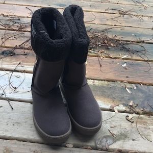 Never worn highly snug boots, brown, size 38